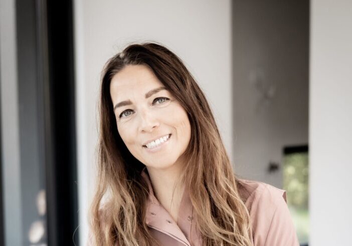 LIZ-scaled-portrait (2)